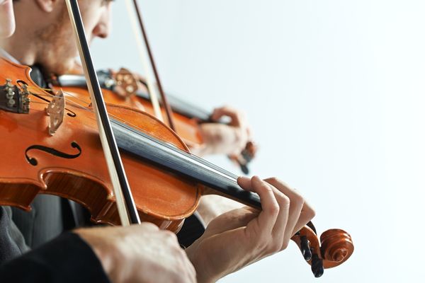 Âm nhạc cổ điển làm dịu sóng não, giúp hỗ trợ điều trị ù tai